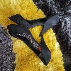 Black heels. Peep toe heels.